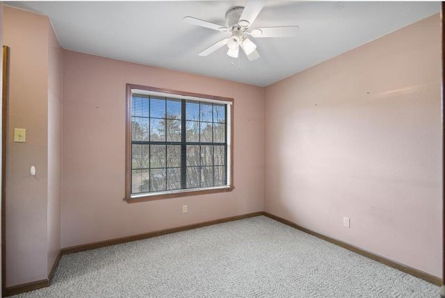 2320 Grangeway Rd, Marshall, TX 75672