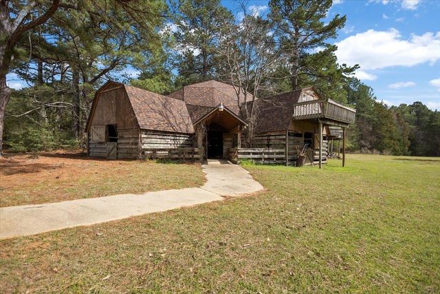 2320 Grangeway Rd, Marshall, TX 75672