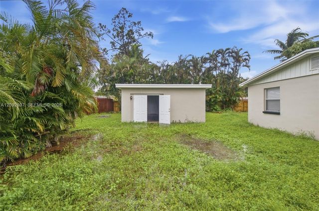 49 W Mango Road, Lake Worth, FL 33467