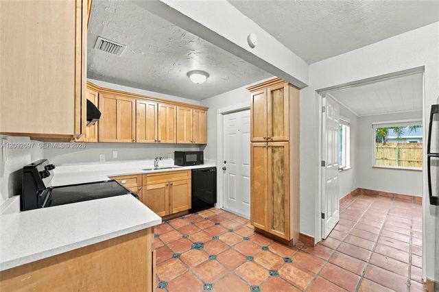 49 W Mango Road, Lake Worth, FL 33467
