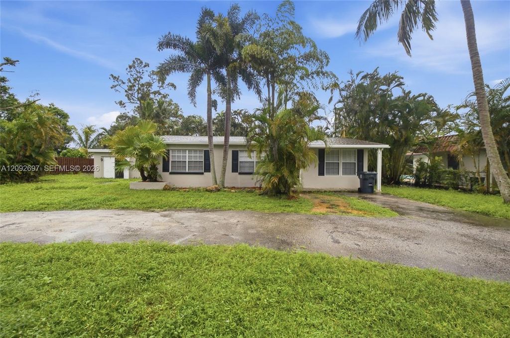 49 W Mango Road, Lake Worth, FL 33467