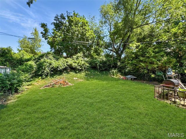 1129 Walker Avenue, St Louis, MO 63138