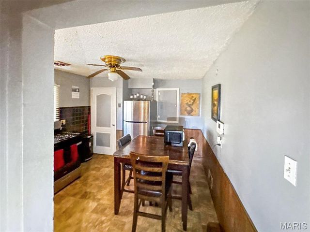 1129 Walker Avenue, St Louis, MO 63138