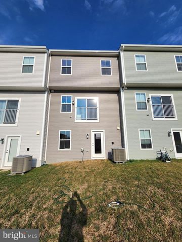 114 MILBURN DR, Martinsburg, WV 25403