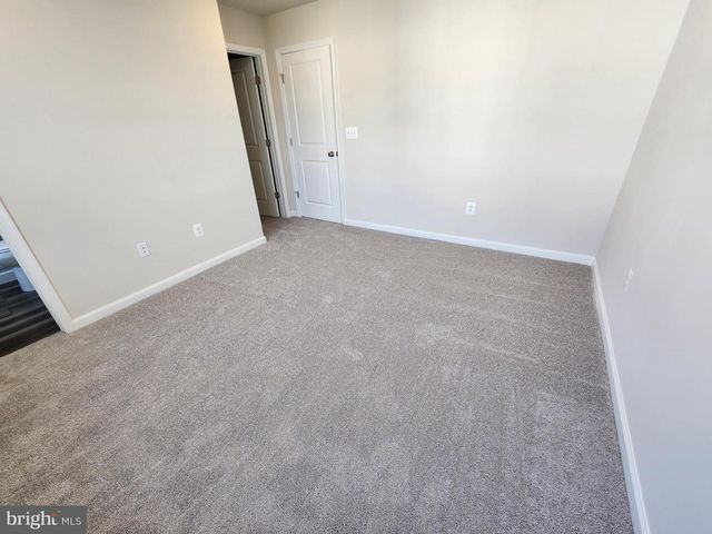 114 MILBURN DR, Martinsburg, WV 25403
