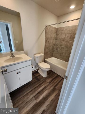 114 MILBURN DR, Martinsburg, WV 25403