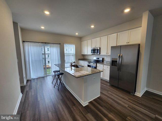 114 MILBURN DR, Martinsburg, WV 25403