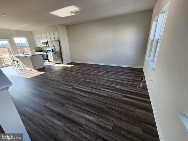 114 MILBURN DR, Martinsburg, WV 25403