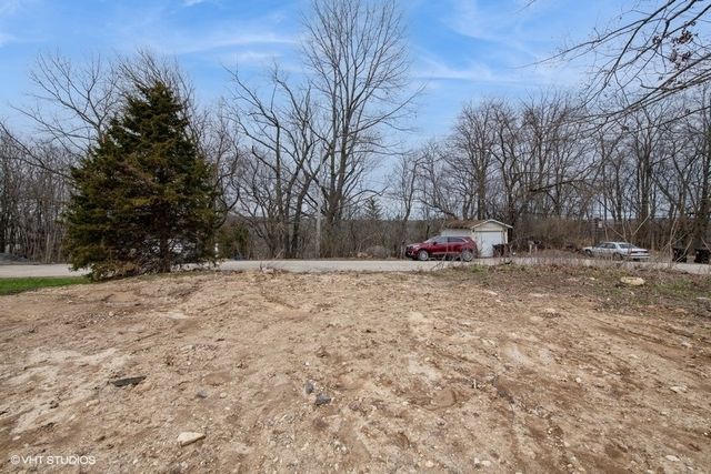911 Johnson Street, Fox River Grove, IL 60021