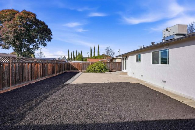 317 Hillcrest Ave, Livermore, CA 94550