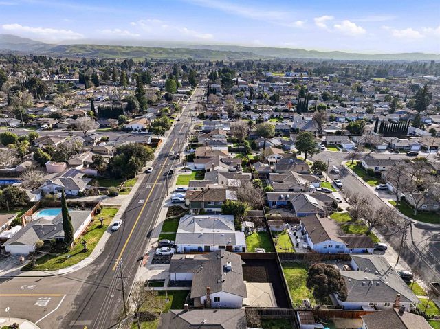 317 Hillcrest Ave, Livermore, CA 94550