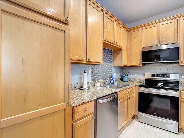 2426 MIDDLETON GROVE DRIVE, Brandon, FL 33511