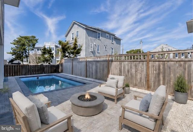 7 29TH ST, Long Beach Twp, NJ 08008