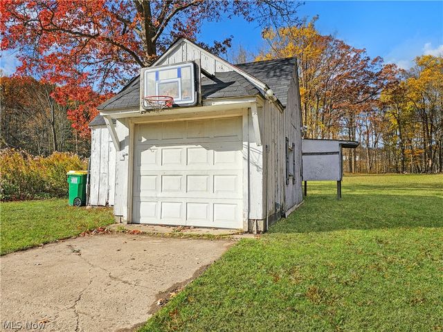 2264 River Road, Willoughby Hills, OH 44094