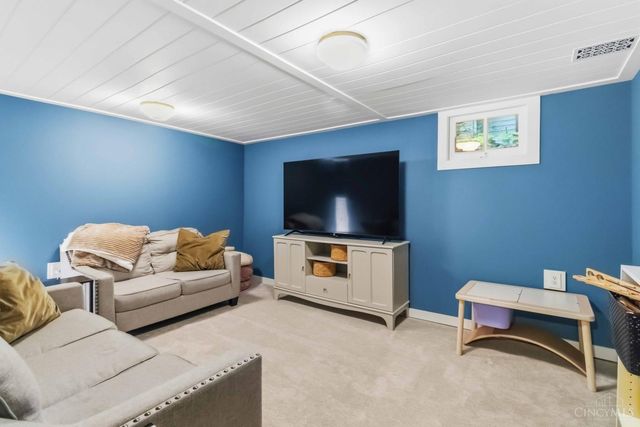 6009 Wayside Avenue, Cincinnati, OH 45230