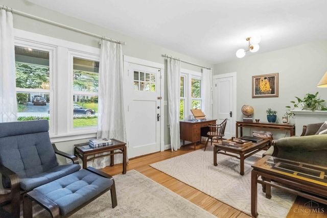6009 Wayside Avenue, Cincinnati, OH 45230