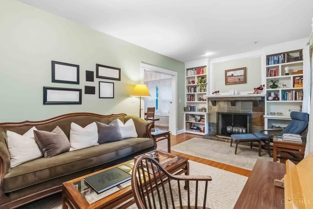6009 Wayside Avenue, Cincinnati, OH 45230
