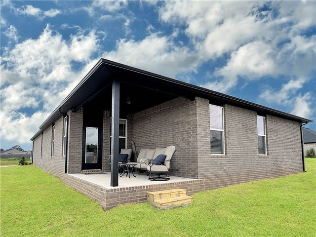 445 W Canada Drive, Farmington, AR 72730