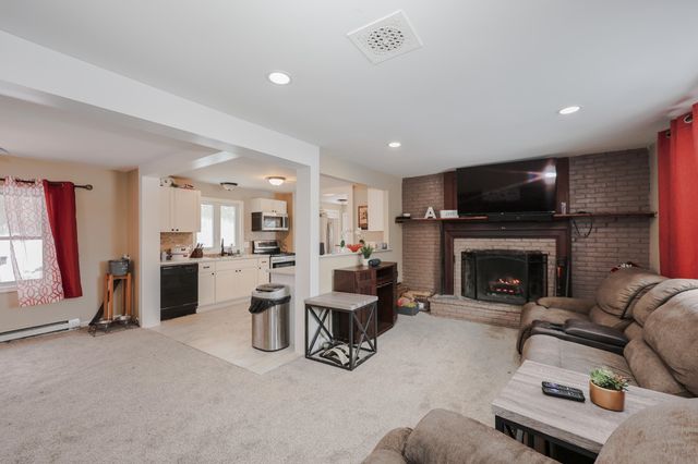 128 N Shore Road, Derry, NH 03038