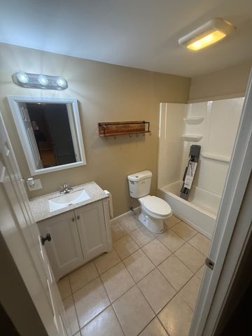 128 N Shore Road, Derry, NH 03038