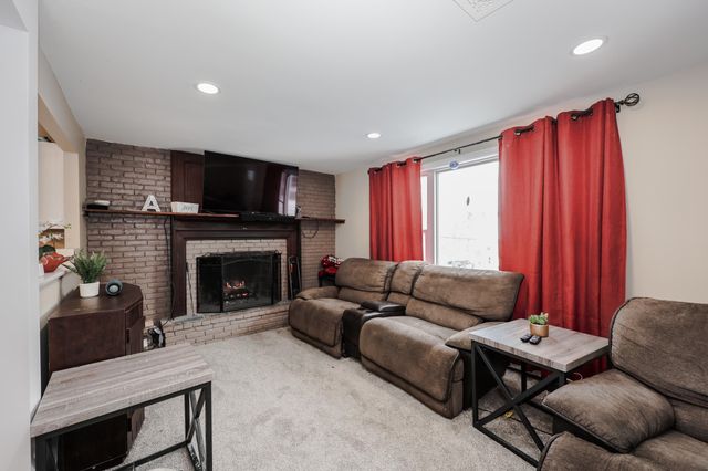 128 N Shore Road, Derry, NH 03038