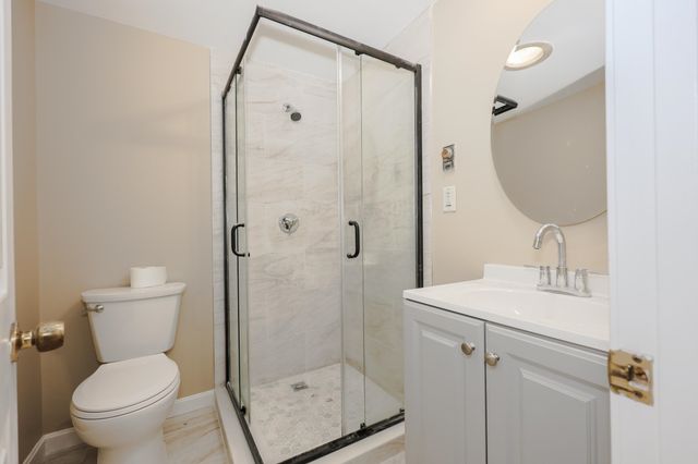 128 N Shore Road, Derry, NH 03038