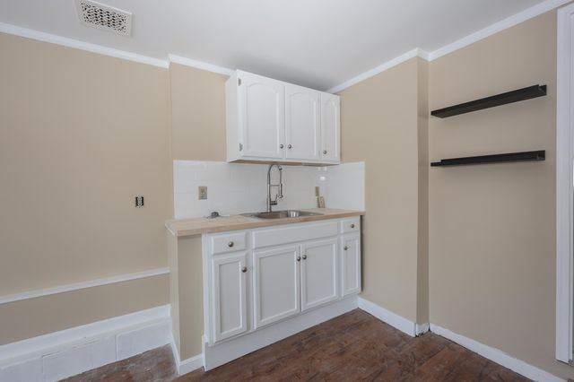 128 N Shore Road, Derry, NH 03038