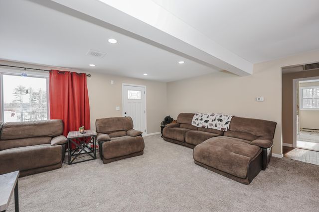 128 N Shore Road, Derry, NH 03038