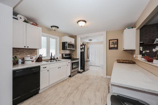 128 N Shore Road, Derry, NH 03038