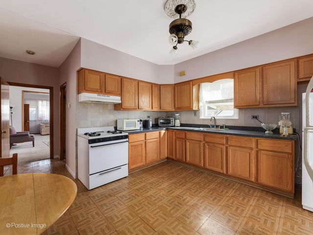 2712 N Oak Park Avenue, Chicago, IL 60707