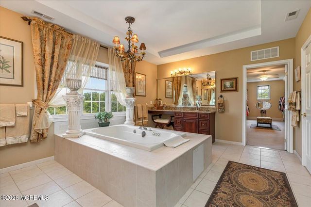 4 Apple Blossom Lane, Cream Ridge, NJ 08514
