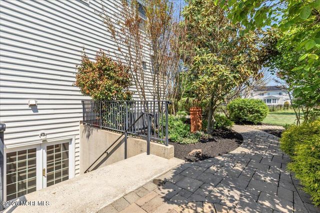 4 Apple Blossom Lane, Cream Ridge, NJ 08514