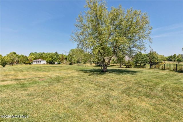 4 Apple Blossom Lane, Cream Ridge, NJ 08514