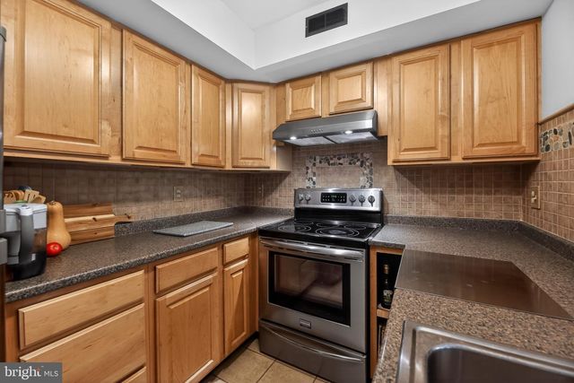 22 FIVE CROWN ROYAL, Marlton, NJ 08053