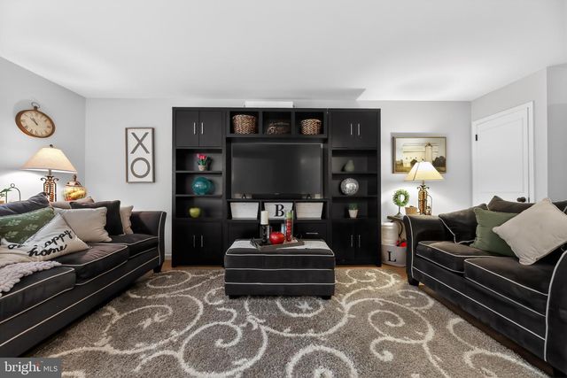 22 FIVE CROWN ROYAL, Marlton, NJ 08053