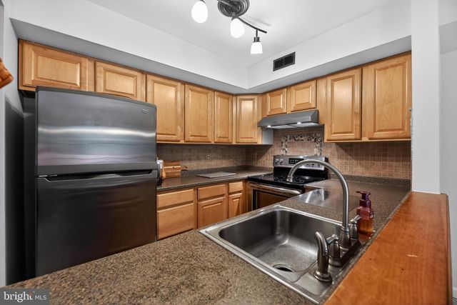22 FIVE CROWN ROYAL, Marlton, NJ 08053