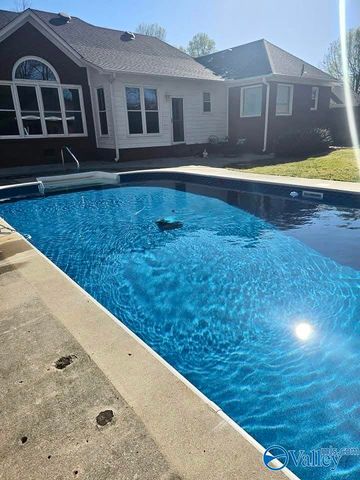 115 Beechnut Drive, New Market, AL 35761