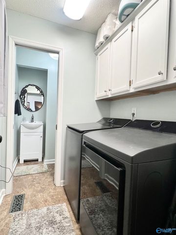 115 Beechnut Drive, New Market, AL 35761