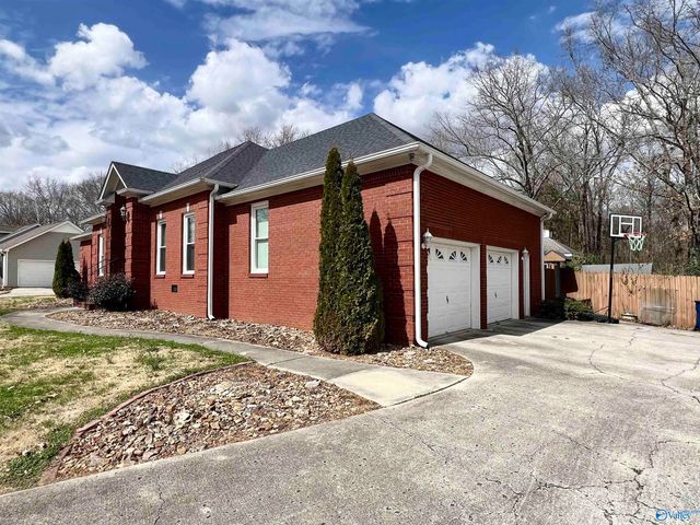 115 Beechnut Drive, New Market, AL 35761