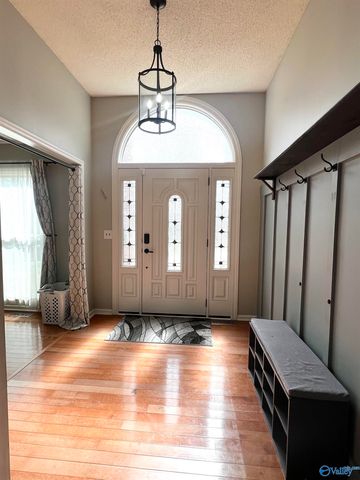 115 Beechnut Drive, New Market, AL 35761