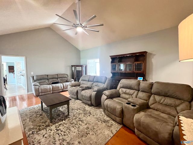 115 Beechnut Drive, New Market, AL 35761