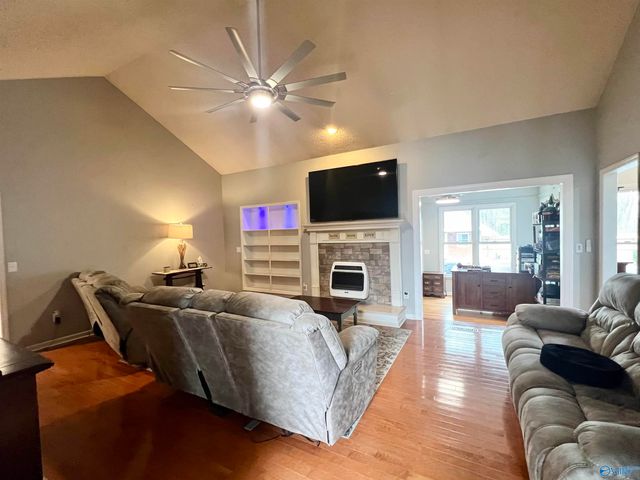 115 Beechnut Drive, New Market, AL 35761