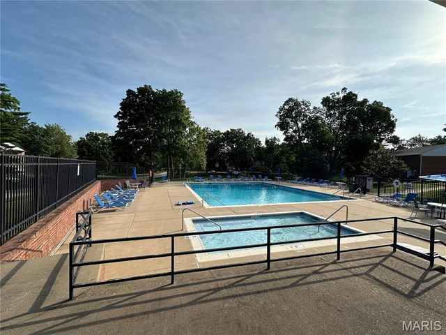 13336 Bragstadt Drive, St Louis, MO 63141