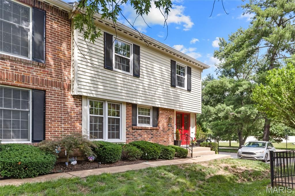 13336 Bragstadt Drive, St Louis, MO 63141