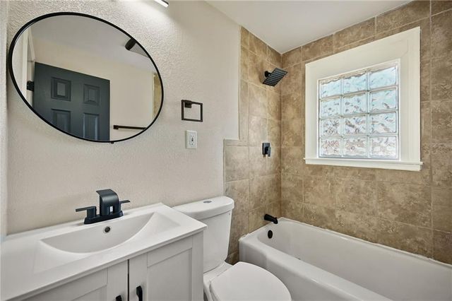 5611 N Walnut Street, Gladstone, MO 64118