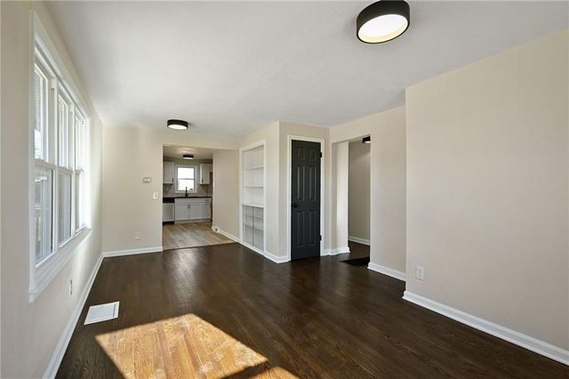 5611 N Walnut Street, Gladstone, MO 64118