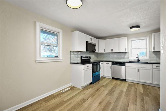 5611 N Walnut Street, Gladstone, MO 64118