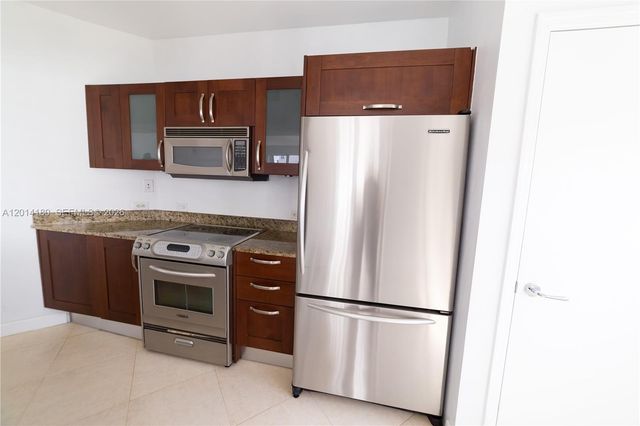20000 E Country Club Dr 1001, Aventura, FL 33180