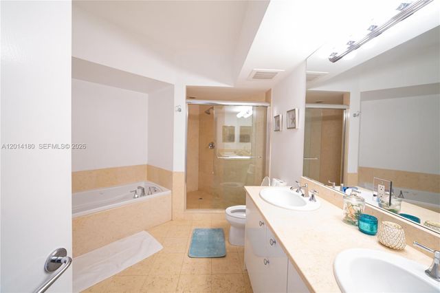 20000 E Country Club Dr 1001, Aventura, FL 33180