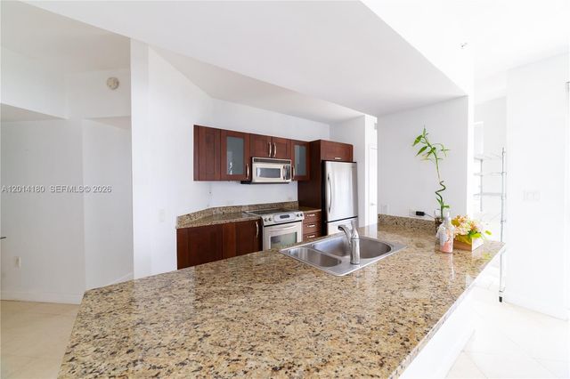 20000 E Country Club Dr 1001, Aventura, FL 33180